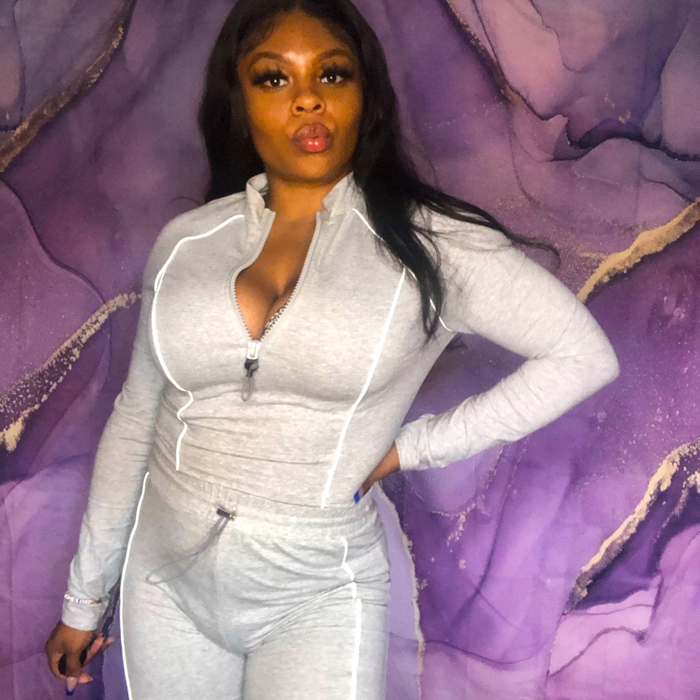 Reflective gray athletic set